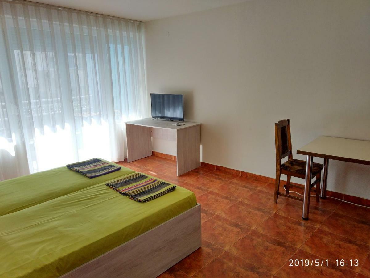 Apartamento Downtown Studio Varna Exterior foto